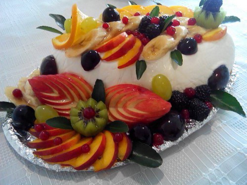 Joghurtos gyümölcs torta ( sütés nélkül)